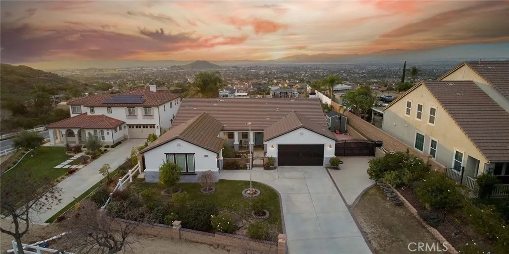 3070 Crestview Drive, Norco, California 92860 home-pic-4