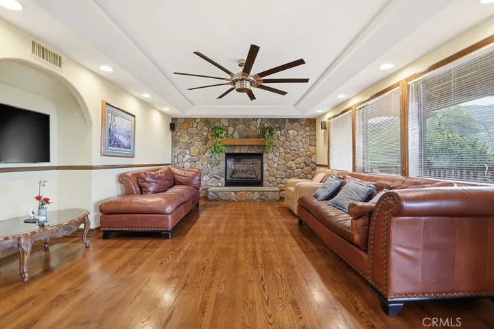 24300 Sylvan Glen, Calabasas, California 91302