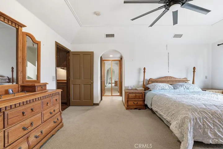 24300 Sylvan Glen, Calabasas, California 91302