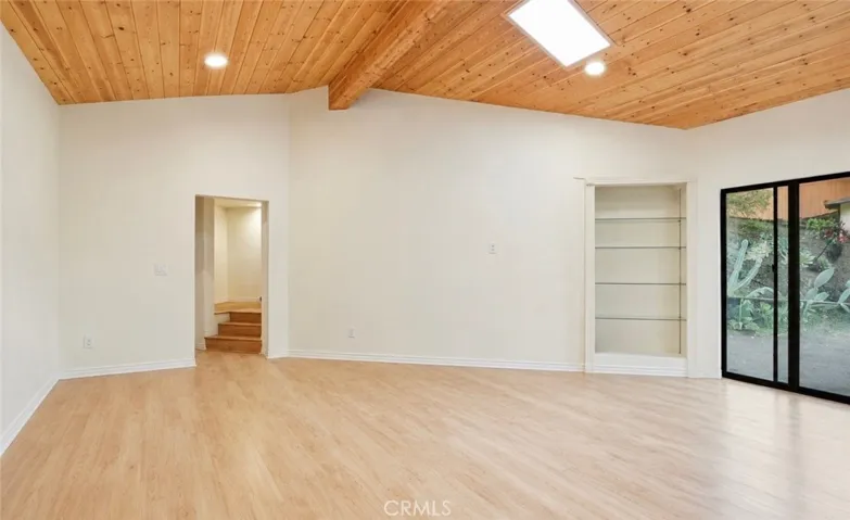 24300 Sylvan Glen, Calabasas, California 91302