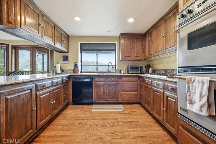 24300 Sylvan Glen, Calabasas, California 91302