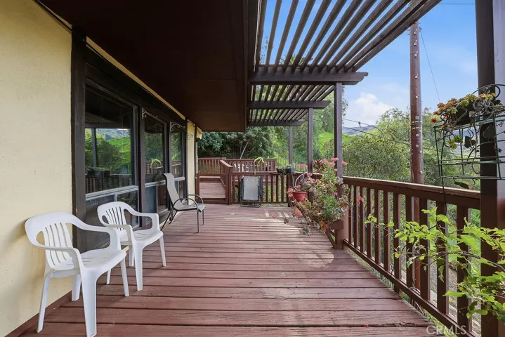 24300 Sylvan Glen, Calabasas, California 91302