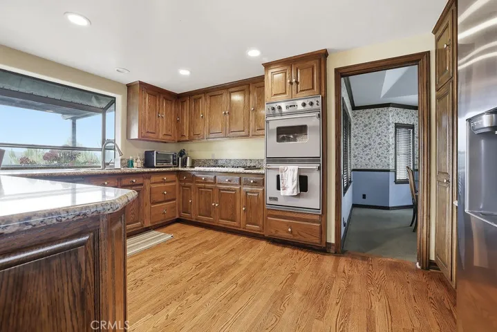 24300 Sylvan Glen, Calabasas, California 91302