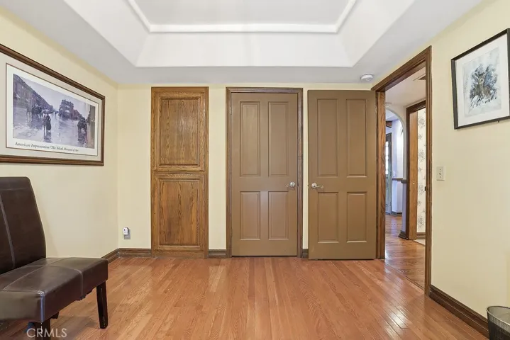 24300 Sylvan Glen, Calabasas, California 91302