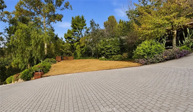 24300 Sylvan Glen, Calabasas, California 91302