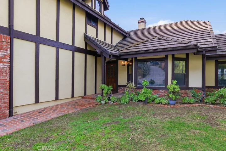 24300 Sylvan Glen, Calabasas, California 91302