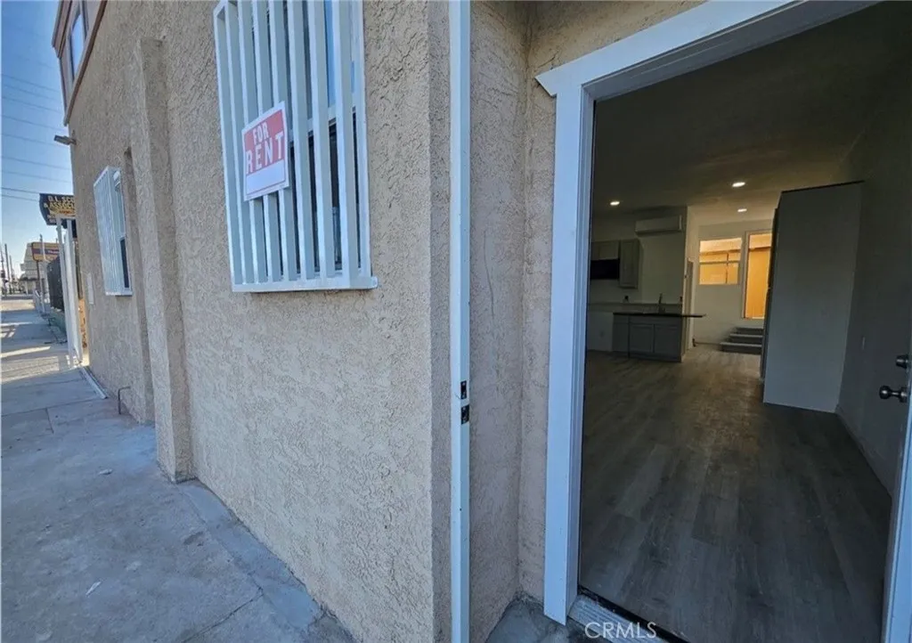 9705 S Normandie, Los Angeles, California 90044 home-pic-3