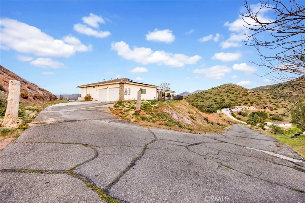 31511 Indian Oak Road, Acton, California 93510 home-pic-2