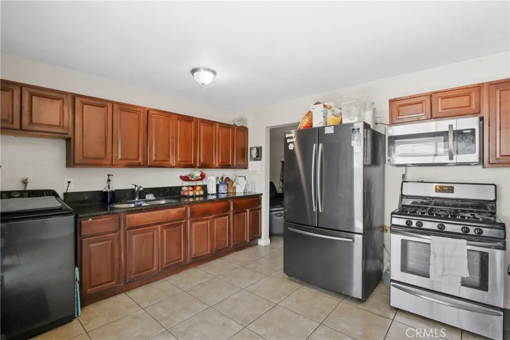 563 W Main, San Jacinto, California 92583 home-pic-5