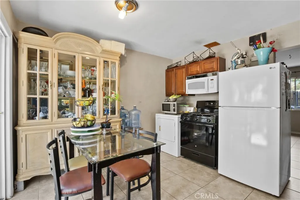 563 W Main, San Jacinto, California 92583 home-pic-12