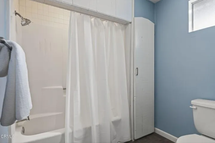 49-web-or-mls-UpmarketMedia_75Neish-146