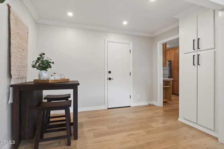 33-web-or-mls-UpmarketMedia_75Neish-089