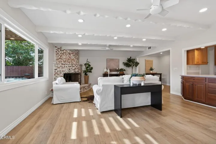 25-web-or-mls-UpmarketMedia_75Neish-150