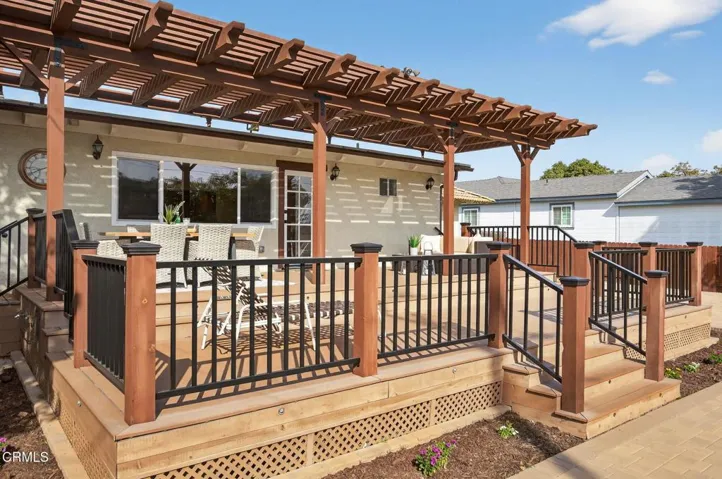 56-web-or-mls-UpmarketMedia_75Neish-185