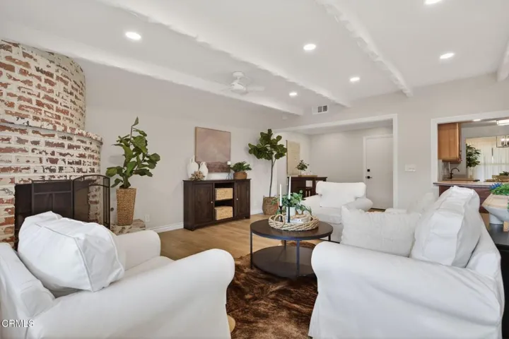 29-web-or-mls-UpmarketMedia_75Neish-078