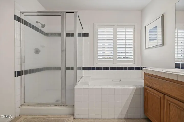 37-web-or-mls-UpmarketMedia_1419oak-132