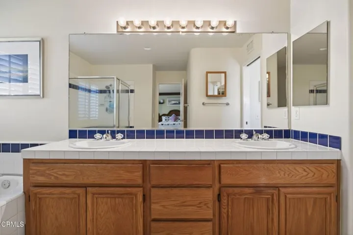 38-web-or-mls-UpmarketMedia_1419oak-133