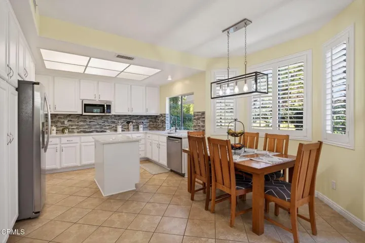 26-web-or-mls-UpmarketMedia_1419oak-031