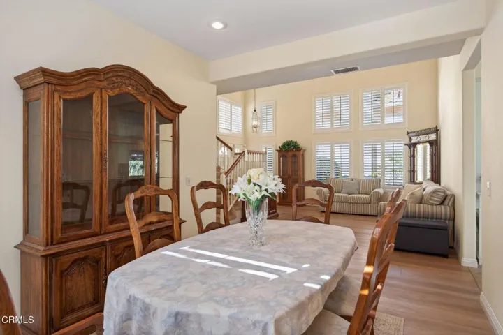 24-web-or-mls-UpmarketMedia_1419oak-026