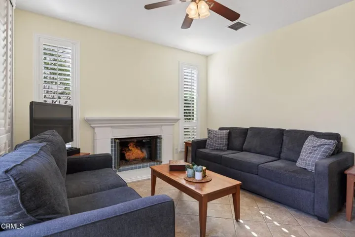 29-web-or-mls-UpmarketMedia_1419oak-063