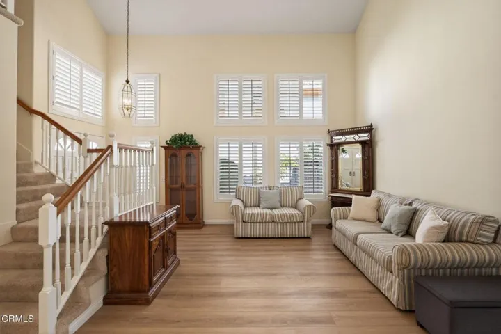 12-web-or-mls-UpmarketMedia_1419oak-010