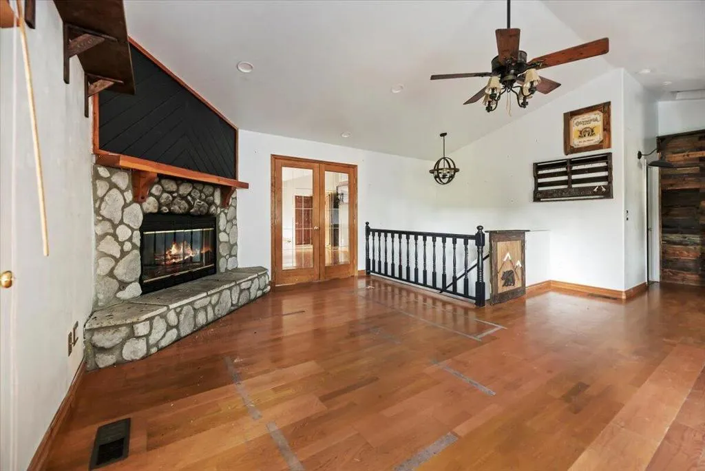 810 Oakmont Lane, Lake Arrowhead, California 92352 home-pic-17
