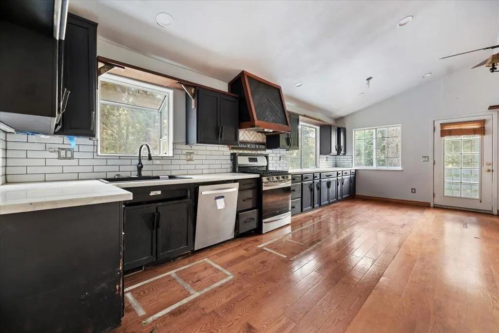 810 Oakmont Lane, Lake Arrowhead, California 92352 home-pic-20