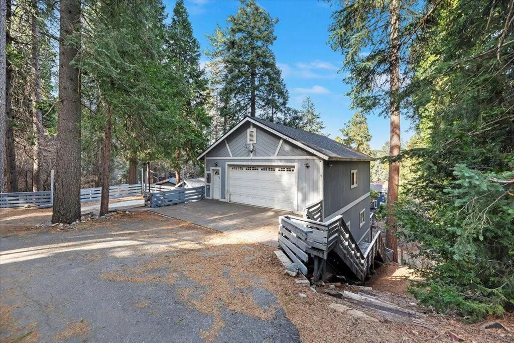 810 Oakmont Lane, Lake Arrowhead, California 92352 home-pic-2