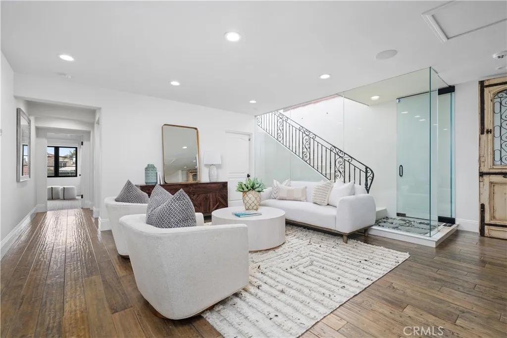 110 Via Trieste, Newport Beach, California 92663 home-pic-42