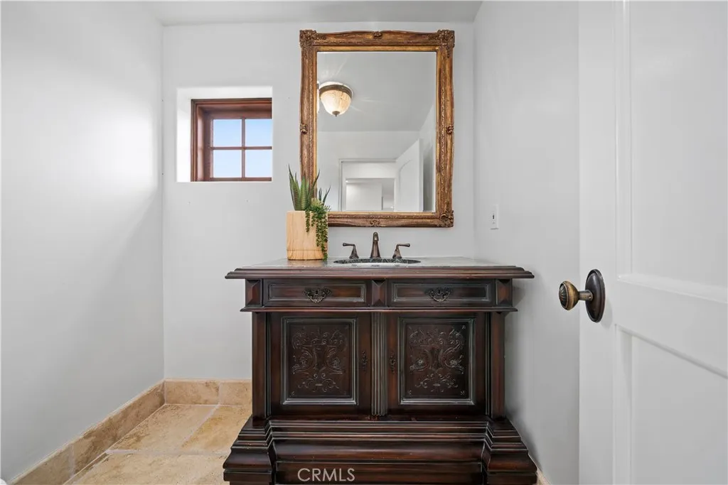 110 Via Trieste, Newport Beach, California 92663 home-pic-38