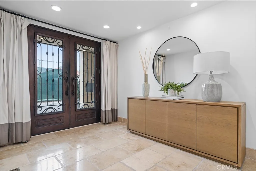 110 Via Trieste, Newport Beach, California 92663 home-pic-25