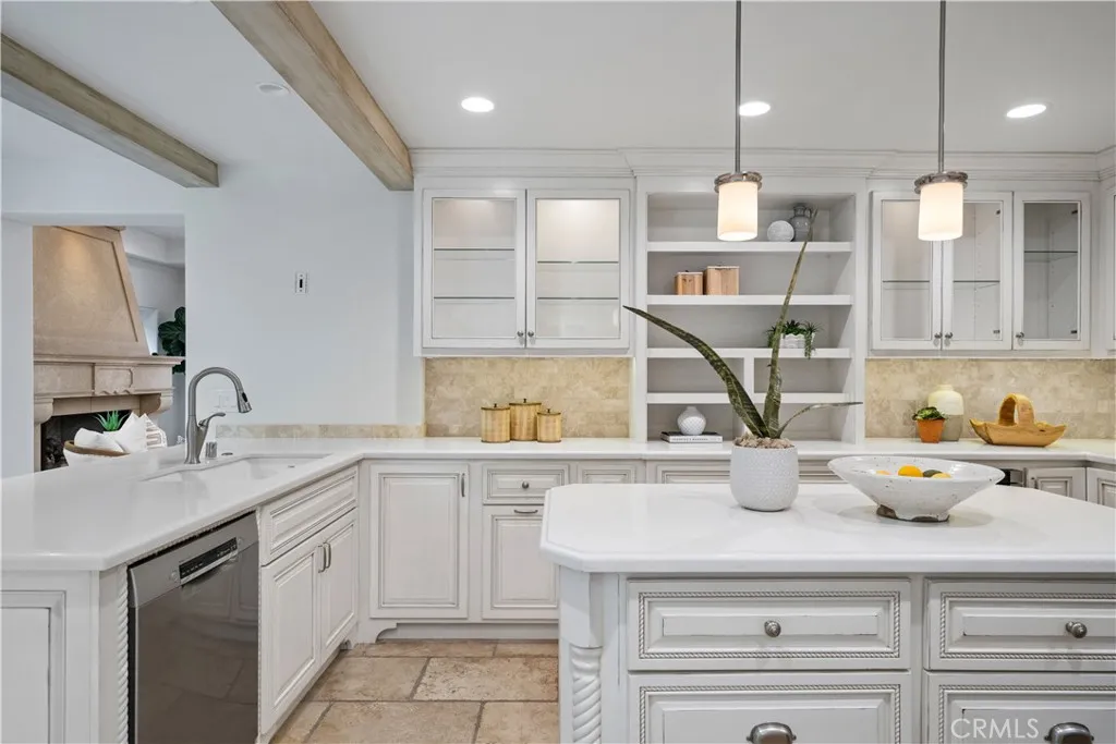 110 Via Trieste, Newport Beach, California 92663 home-pic-14