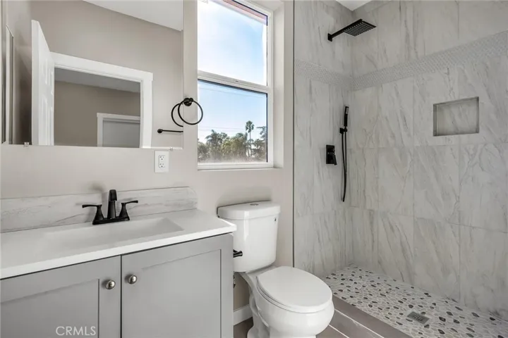 En-suite 2nd bathroom