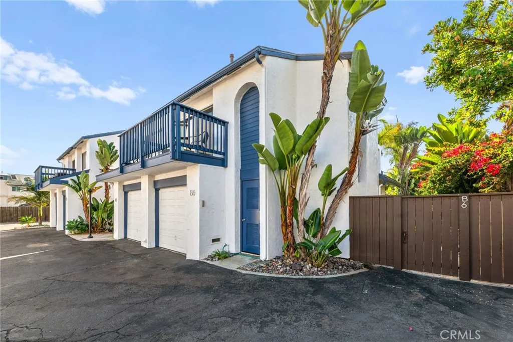 256 Juniper Ave B6, Carlsbad, California 92008 home-pic-1