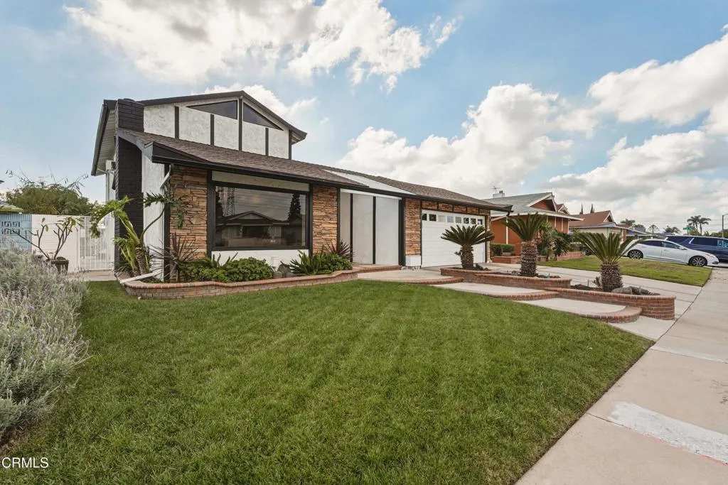 514 E Moorehaven Drive, Carson, California 90746 home-pic-2
