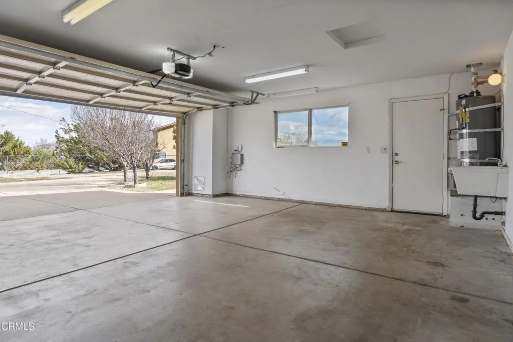 17355 La Junta Street, Hesperia, California 92345 home-pic-29