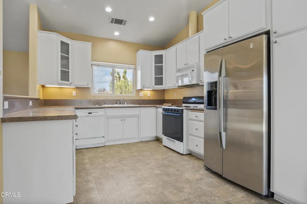17355 La Junta Street, Hesperia, California 92345 home-pic-8