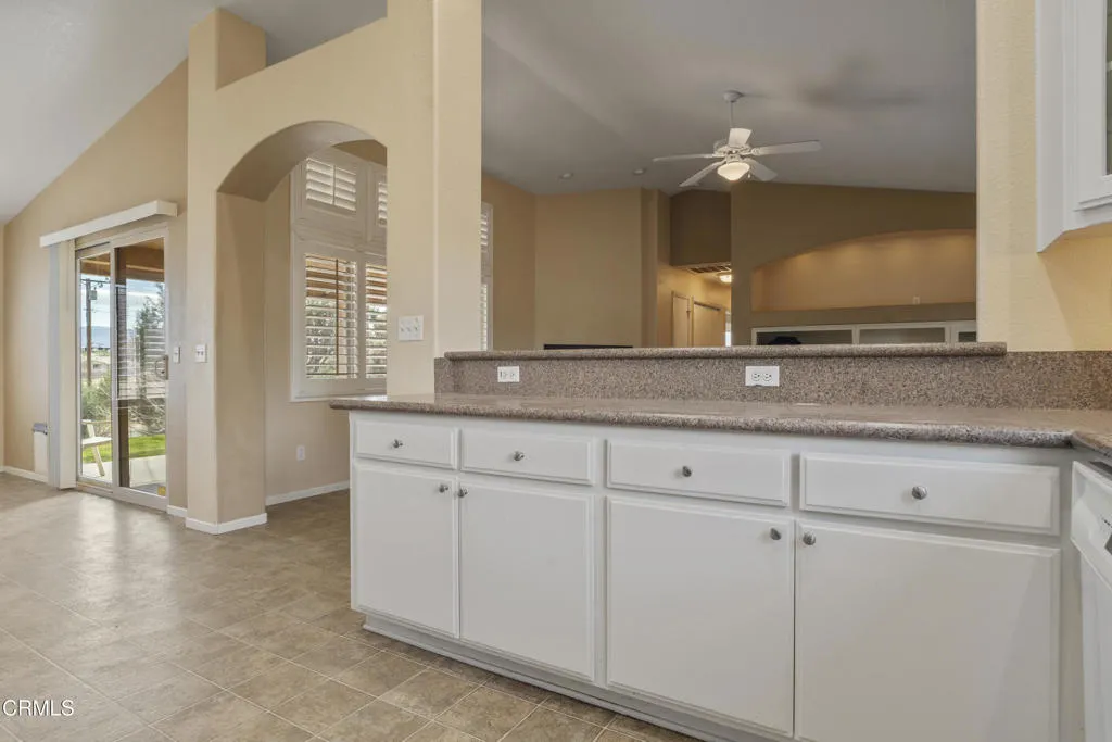 17355 La Junta Street, Hesperia, California 92345 home-pic-12