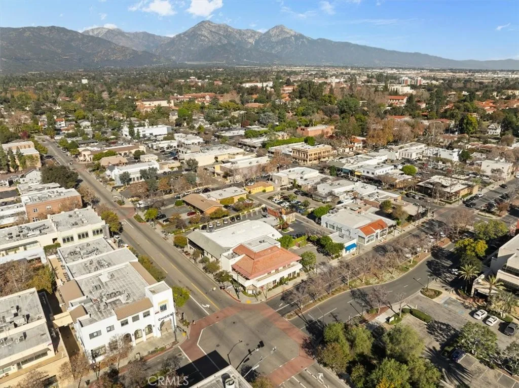 472 W 10th, Claremont, California 91711 home-pic-63