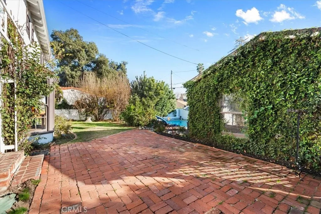 472 W 10th, Claremont, California 91711 home-pic-15