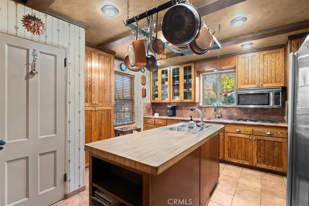 472 W 10th, Claremont, California 91711 home-pic-25