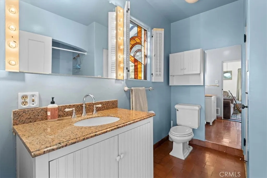 472 W 10th, Claremont, California 91711 home-pic-32