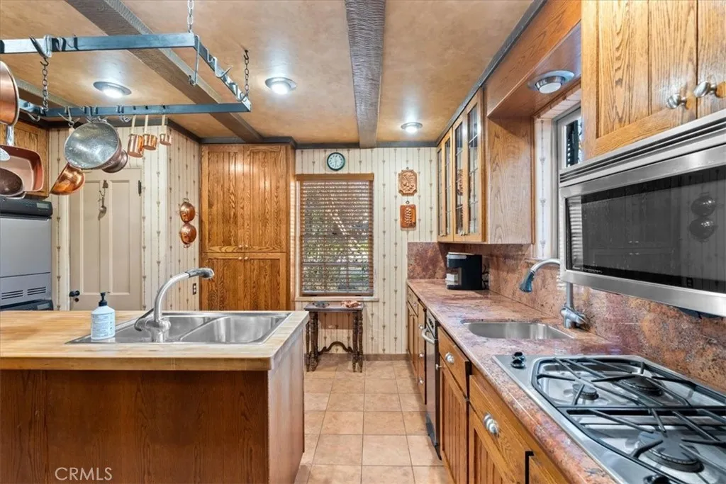 472 W 10th, Claremont, California 91711 home-pic-27