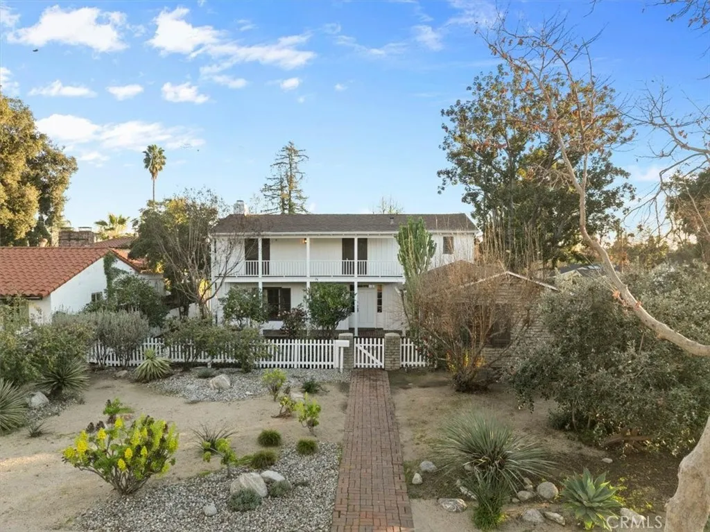 472 W 10th, Claremont, California 91711 home-pic-53
