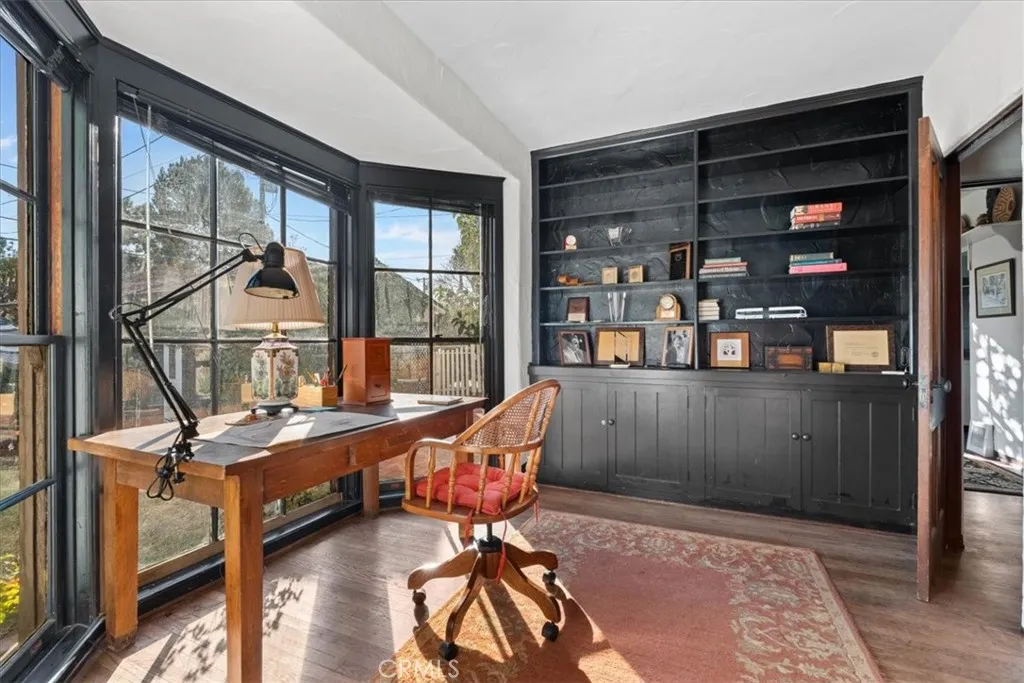 472 W 10th, Claremont, California 91711 home-pic-20