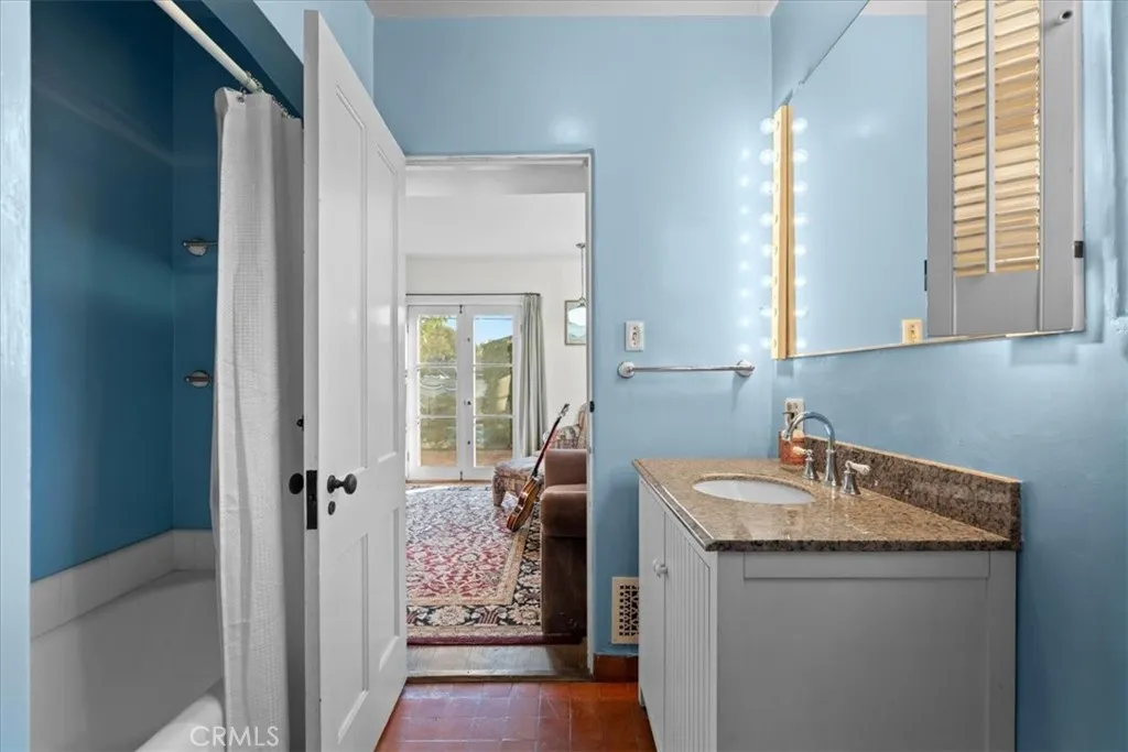 472 W 10th, Claremont, California 91711 home-pic-33