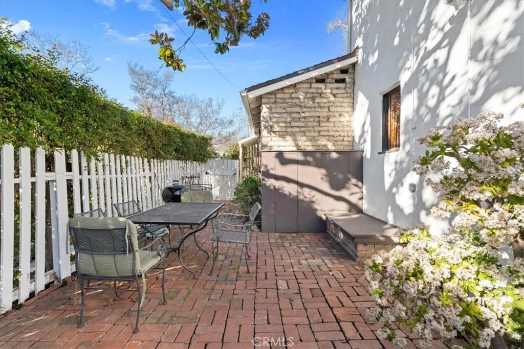472 W 10th, Claremont, California 91711 home-pic-14