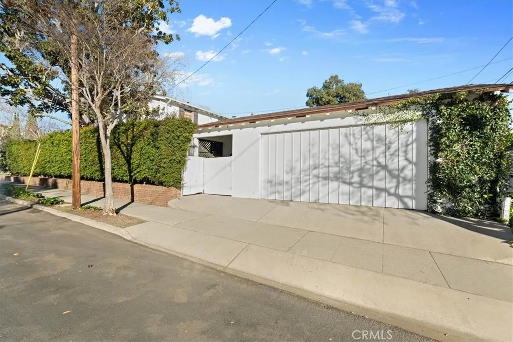 472 W 10th, Claremont, California 91711 home-pic-51