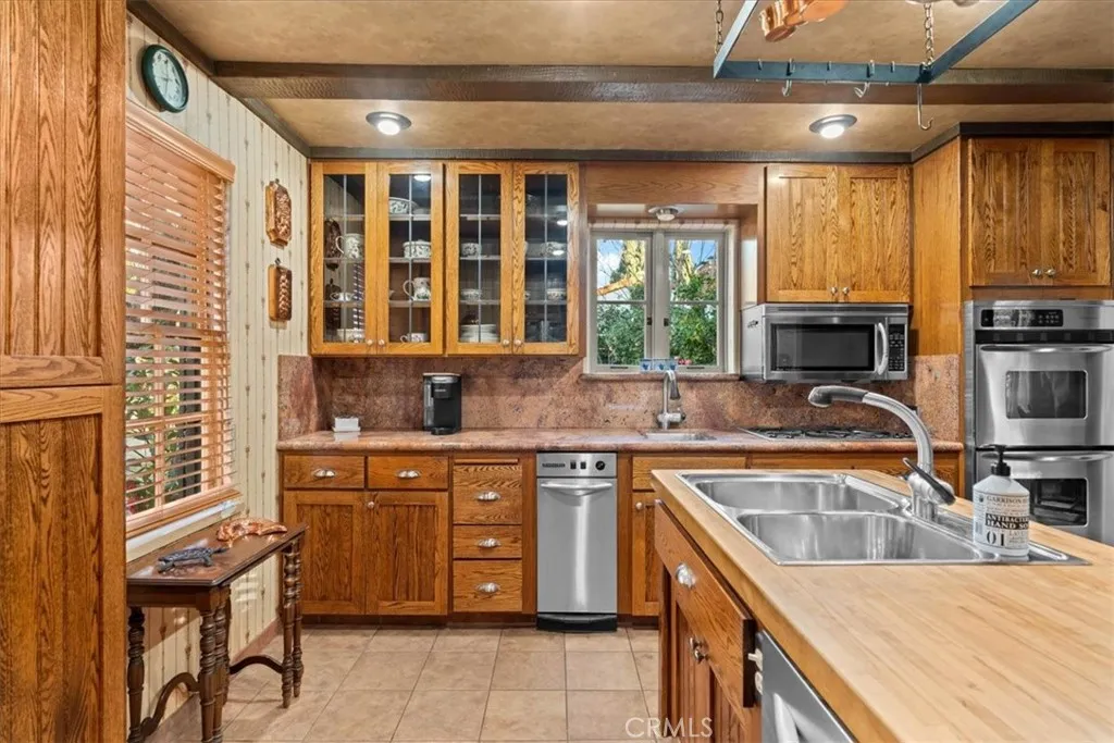 472 W 10th, Claremont, California 91711 home-pic-26