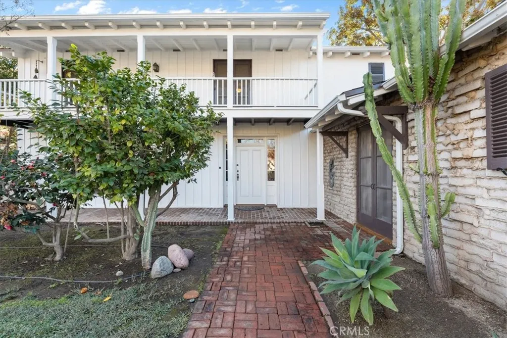 472 W 10th, Claremont, California 91711 home-pic-12